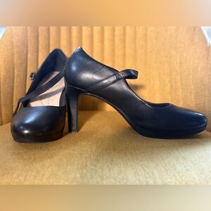 Clarks Black Mary Jane Heels